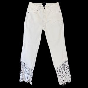 White Capris pants with crochet bottoms. Size 4.